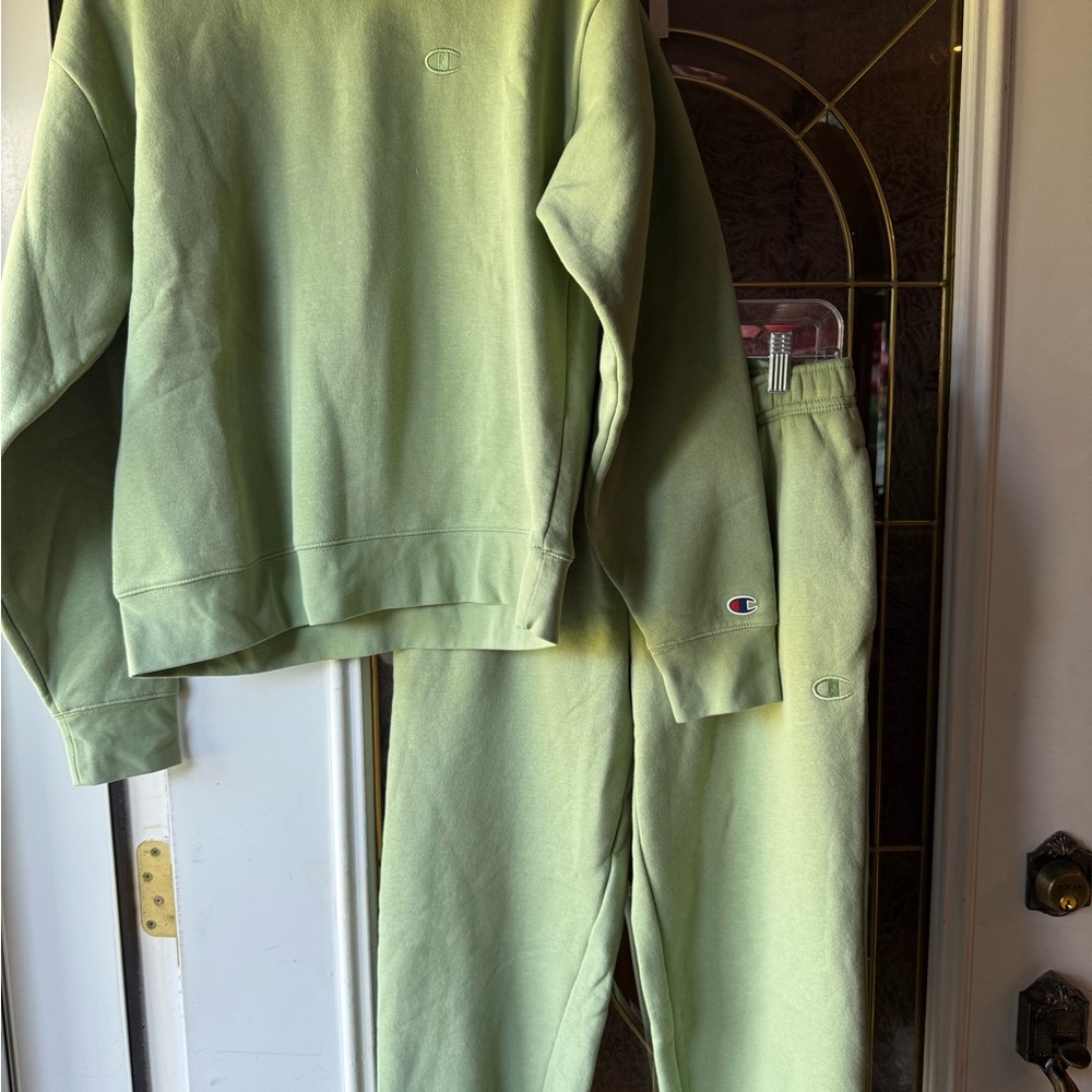 Champion Moss Green Crewneck Sweatshirt/pants  set! NWOT TOP Medium and pants XS
